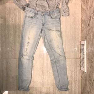 American Eagle Jeans w/ an xtra grey long sleeve